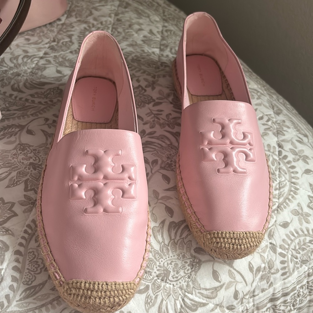 8 1/2 never been worn brand new in a